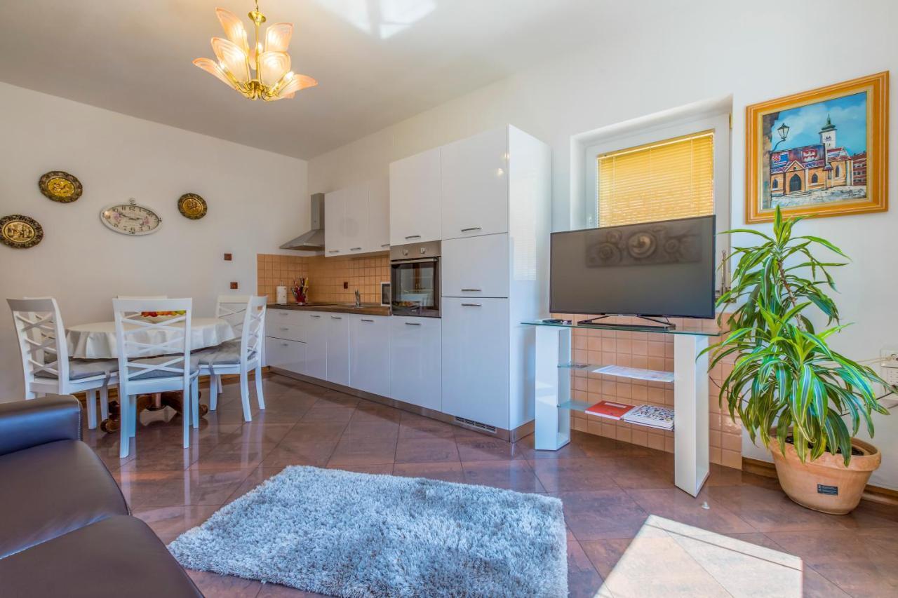 Villa M Crikvenica Εξωτερικό φωτογραφία
