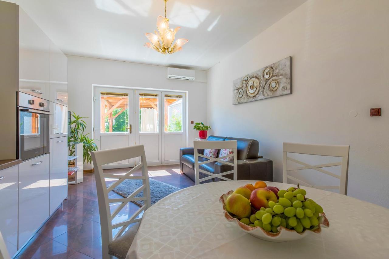 Villa M Crikvenica Εξωτερικό φωτογραφία